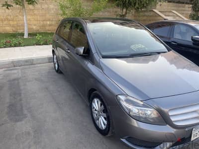 مرسيدس بنز بى 180 2014 فابريكا بالكامل Mercedes-Benz B180