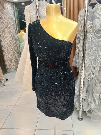 دريس شيك جدا أوف شولدر ماركه catwalk تلبيس لحد ٧٥ ك