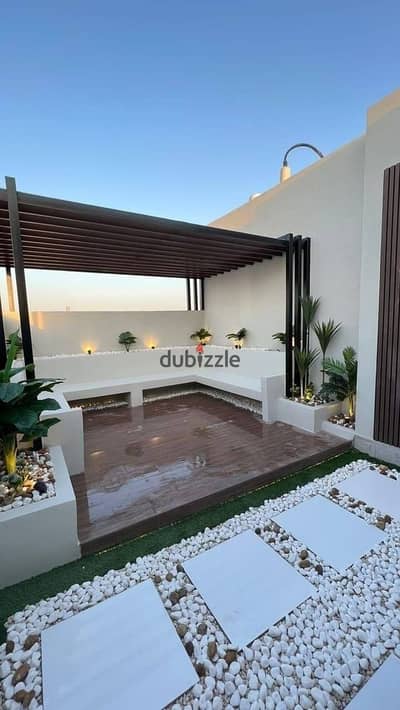 Penthouse 213m + roof 228m (immediate delivery) for sale in Sun Capital Compound in October