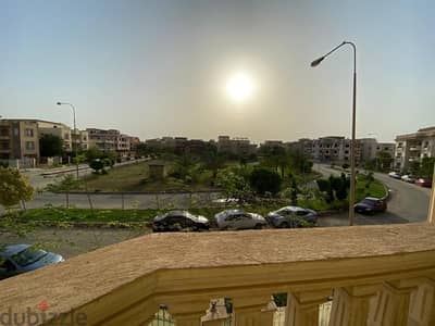شقه بأرقى مكان فى الحى السابع مدينه العبور 225 متر خلف جولف سيتى مول