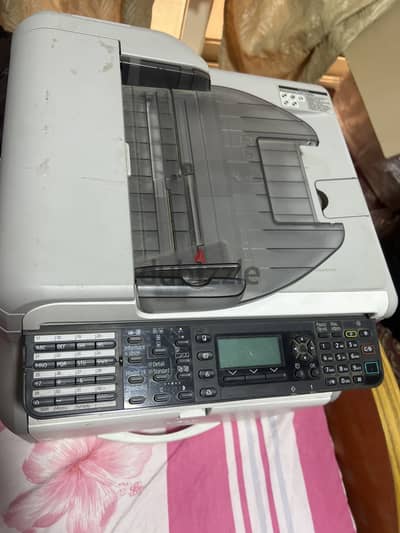 للبيع بحالة جيدة جدا ricoh sp 3600sf