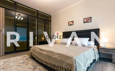 Furnished hotel studio with air conditioning and electrical appliances in the first 5-star hotel in R7 in the capital