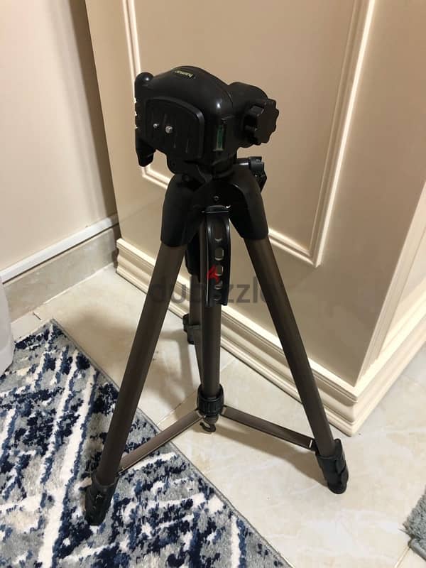Essential camera stand 4