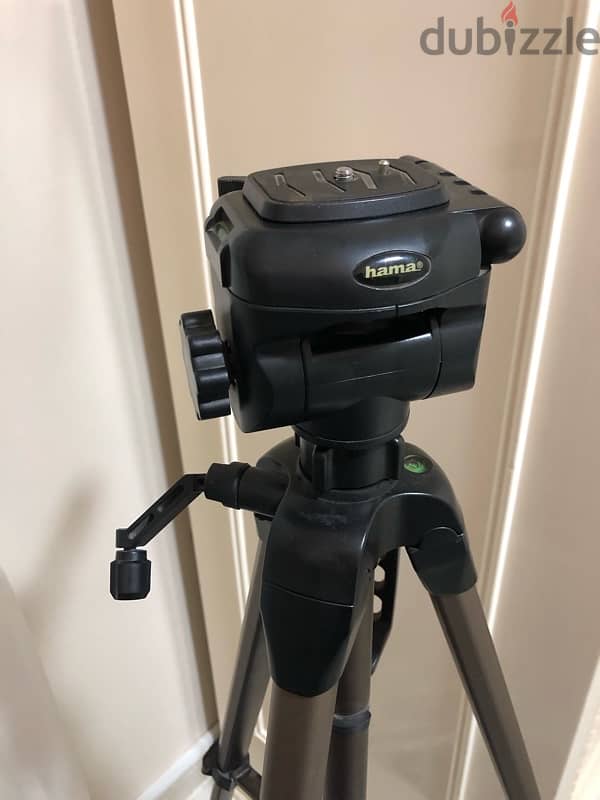 Essential camera stand 7