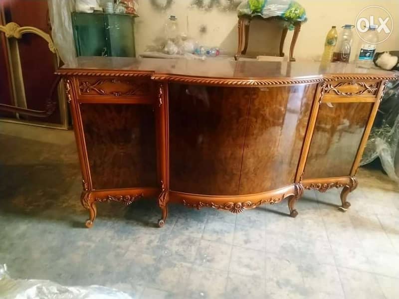 Queen an dining room 4