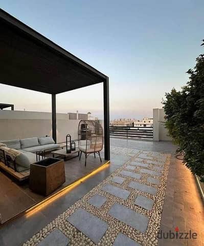 شقة pent house في كمبوند ستون ريزيدنس بالقاهرة الجديدة 140م والروف 177م