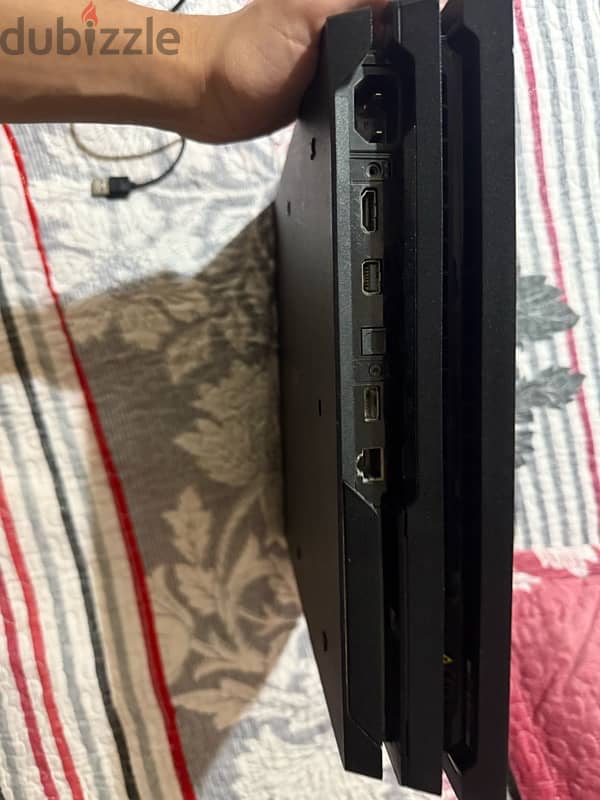 Playstation 4 pro 6
