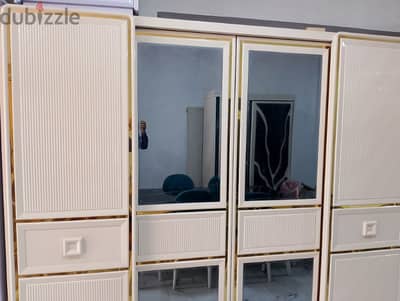المتخصص فى جميع الدهانات ودهانات جميع الاخشاب والموبليا بأنواعها