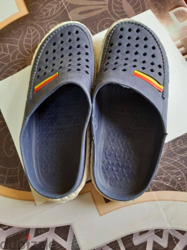 Sports shoes 7