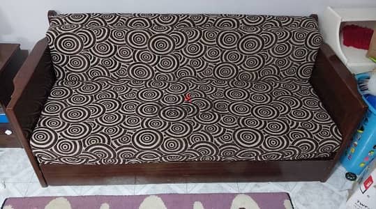 كنبه سرير من مفكو حلوان 170 × 80 سم بتتفرد 2 متر تعتبر جديده