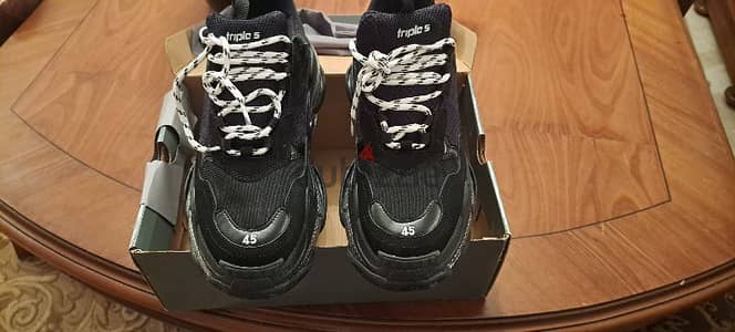 Balenciaga Triple S  new