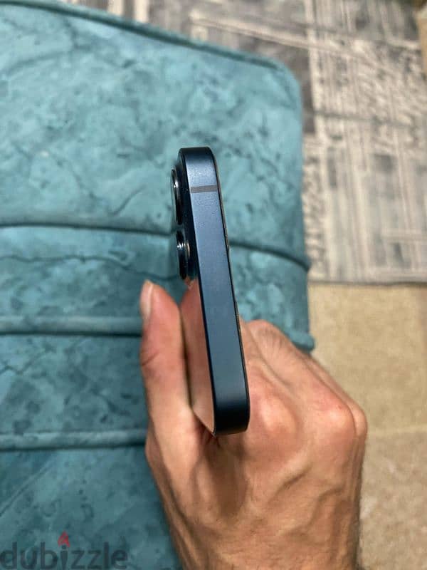 iPhone 13 4