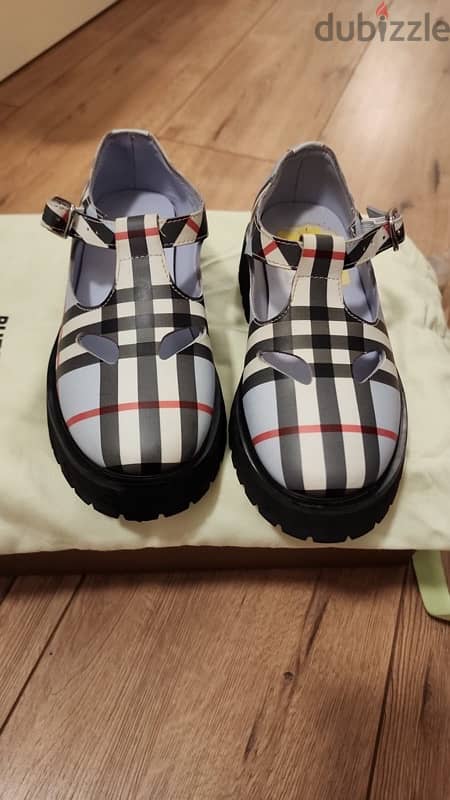 Burberry shoes size 30 3