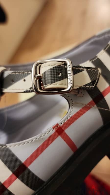 Burberry shoes size 30 5