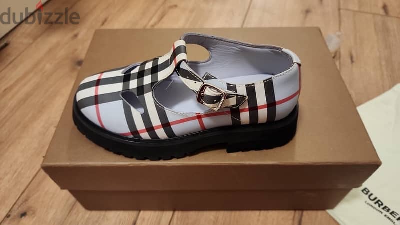 Burberry shoes size 30 7