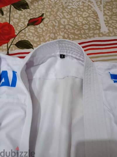 بدلتين كاراتيه