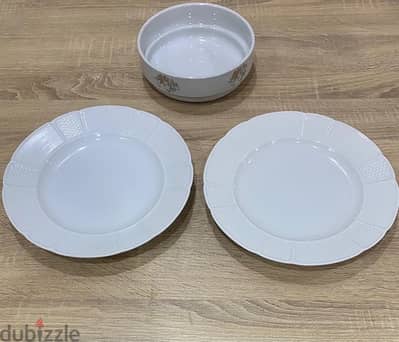 طقم طاجن فرن الحجم الوسط + 2 طبق صيني الحجم الكبير (مايكرويف و تقديم )