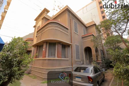 فيلا للبيع على شارع وينجت الرئيسي - ناصيه - الاسكندرية