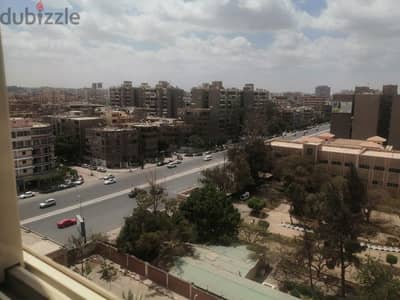 شقة للبيع من المالك على جسر السويس الرئيسي بجوار الجامعه الصينيه