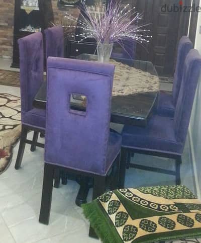 سفره عموله زان تقيل وبوفيه صغير بالمرايه بحاله ممتازه