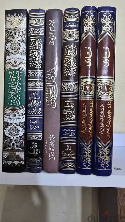كتب للبيع الحاله جيده جدا