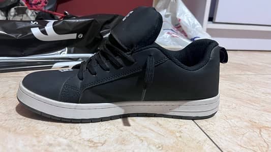 DC shoes