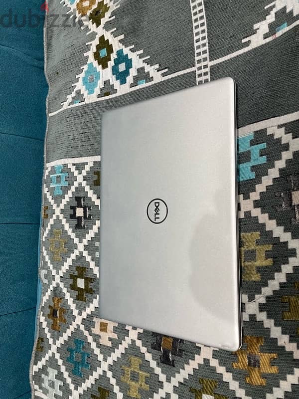 Dell inspiron 5370 1