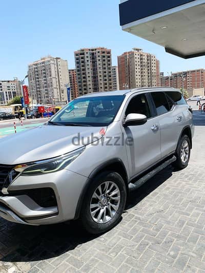 للايجار جميع سيارات العاليه والسيدان