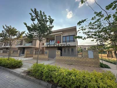Apartment 302 SQM For sale Special Price in Pyramids Heights