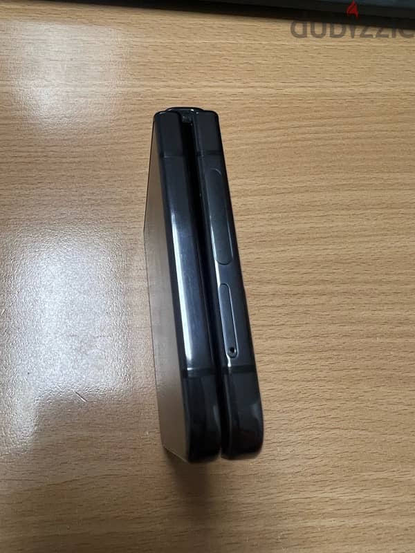 Samsung Z Flip 4 3