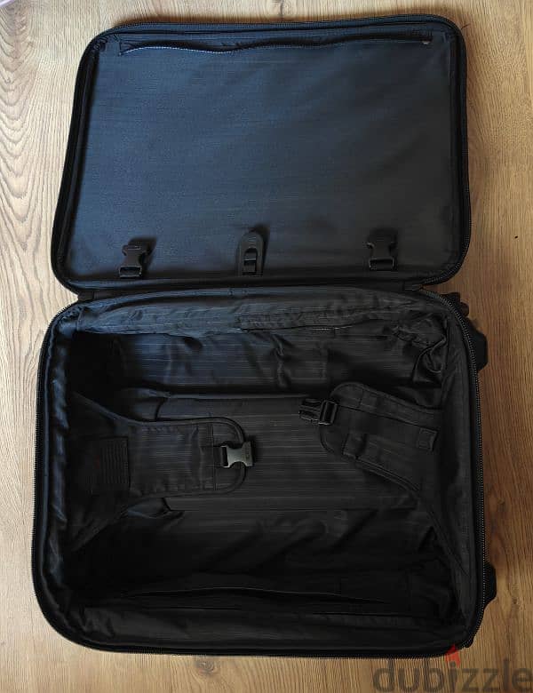 Tumi 2 wheels carry on 1