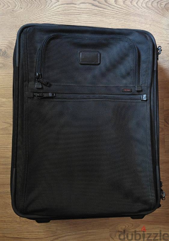 Tumi 2 wheels carry on 3