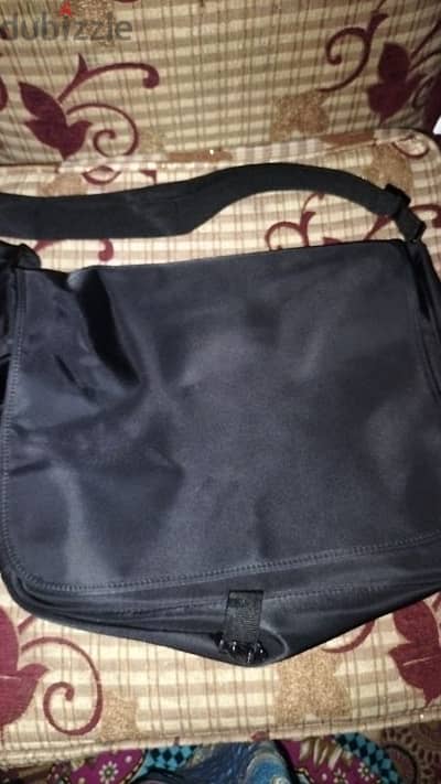 Emporio armani شنطة لاب توب