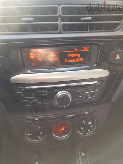 cd player peugeot 301/citroen /2014/2015  original