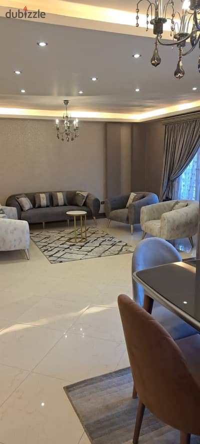 شقة مفروشةفندقيةفرش فاخرمكيفةبالكامل بجوارسيتى ستارز يوجدج الكماليات للايجار اليومي والشهرى للعائلات متوفر مفروش فندقى موقع متميز في مدينة نصر
