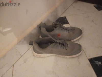 activ shoes gray in colour