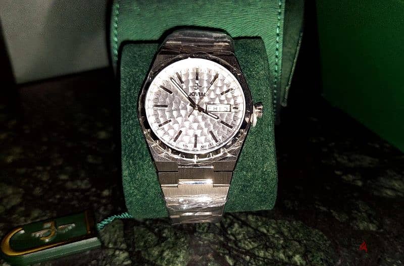 new jovial men watch 4