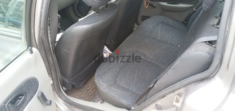 Renault Clio 200463701718062851123