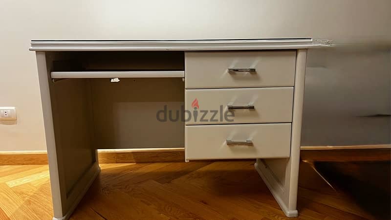 White desk 2