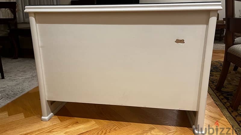 White desk 6