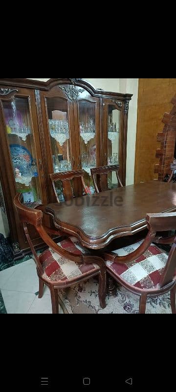 Dining room in good condition 4