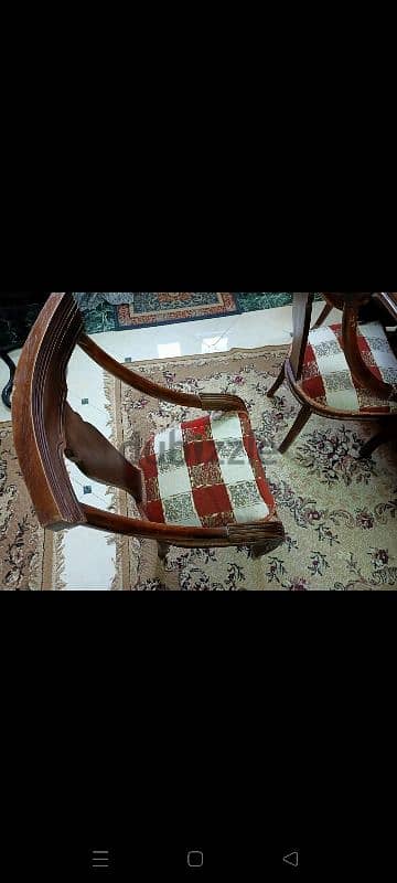 Dining room in good condition 5