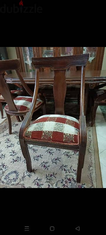Dining room in good condition 6