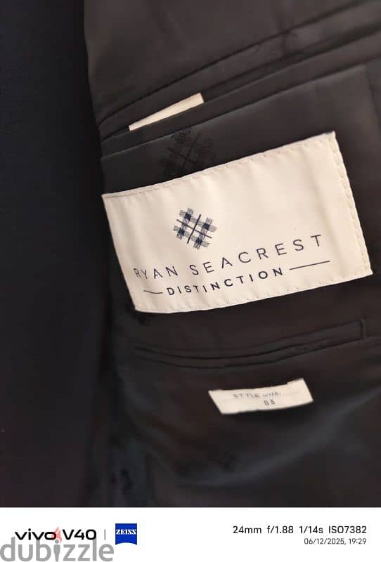 Ryan seacrest suit 3