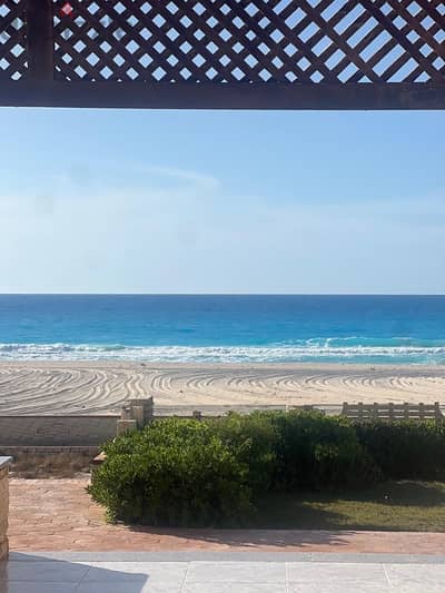 Ground floor chalet, first row by the sea