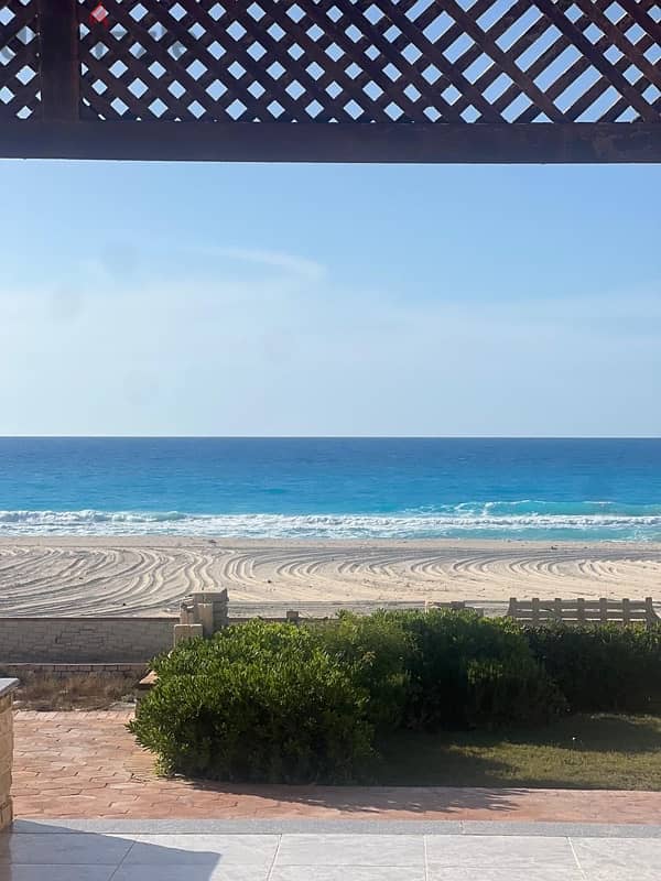 Ground floor chalet, first row by the sea 0 Ground floor chalet, first row by the sea 0