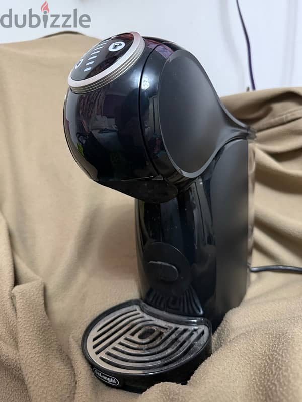 Nescafé Dolce Gusto Genio S Plus Coffee Machine – Black 2