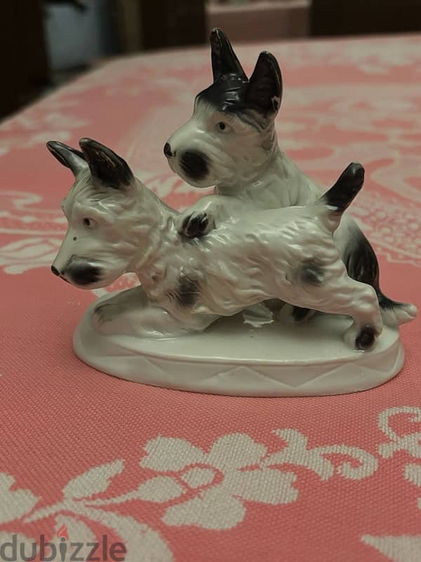 Porcelain statue 4