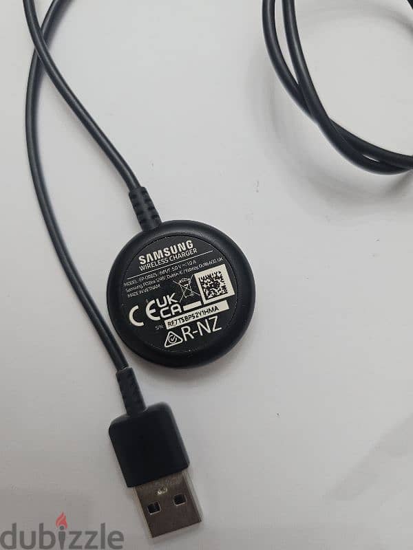 Samsung watch 4 (40mm) used as new للبيع مع العلبة و الشاحن الاصلي 4