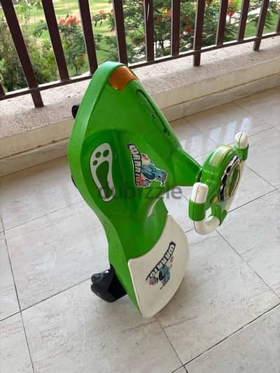 سياره اطفال
